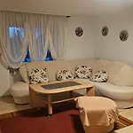 Eichhoernchen-haus Koerner Im Schwarzwald *
