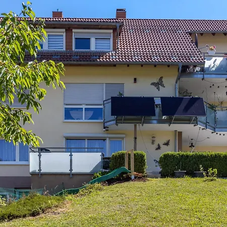 Eichhoernchen-haus Koerner Im * Peterzell